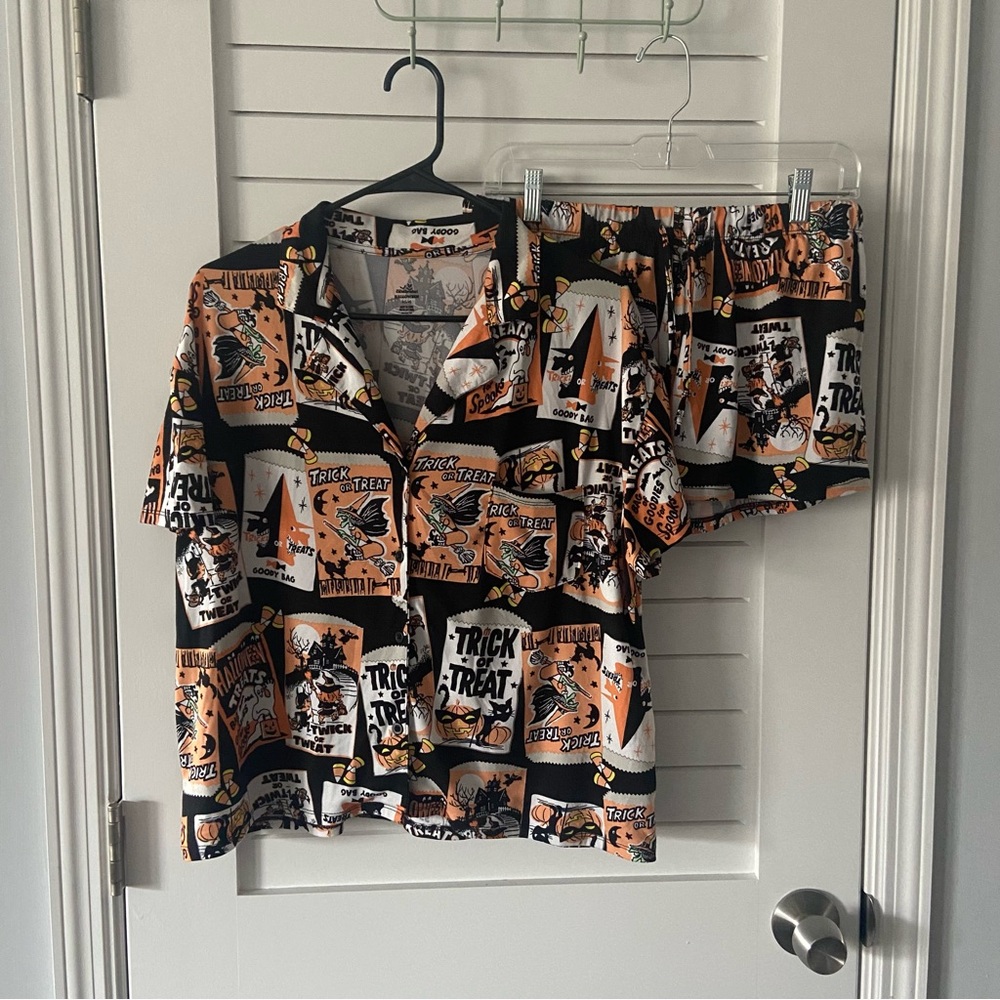 Halloween Graphic Pajama Set Way to Celebrate Button Top and Shorts Size Small